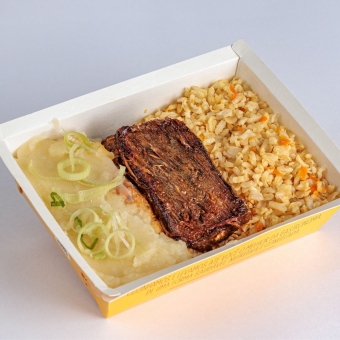 LIFE | CARNE ASSADA / ARROZ INTEGRAL COM CENOURA / CREME DE ALHO PORÓ