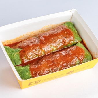 PANQUECA DE ESPINAFRE RECHEADA COM FRANGO AO SUGO